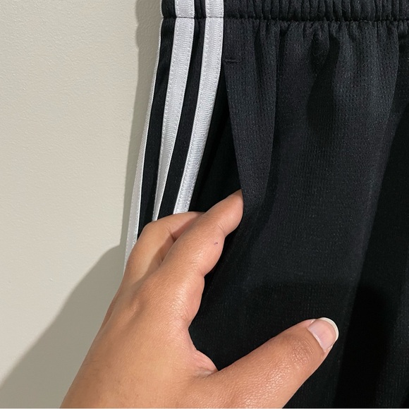 ADIDAS Men's Black Classic 3 Stripe Shorts - Picture 3 of 8